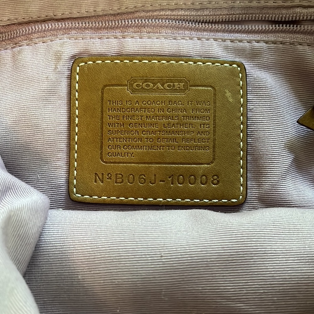 Coach shoulder bag with dust cover - Picture 5 of 7